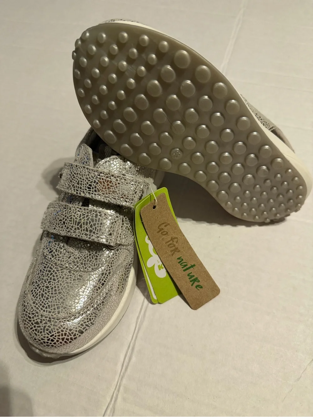 Lasocki kids European sneakers with silver crocodile skin texture size 28 US 11